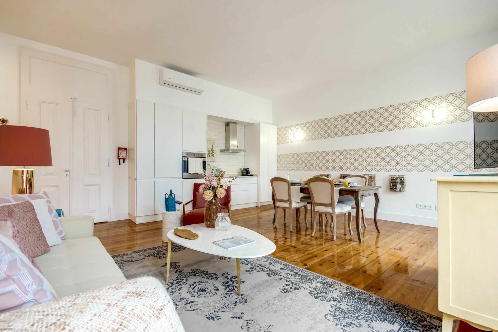 Sweet Inn Apartment - Chiado Luxury Лиссабон Экстерьер фото